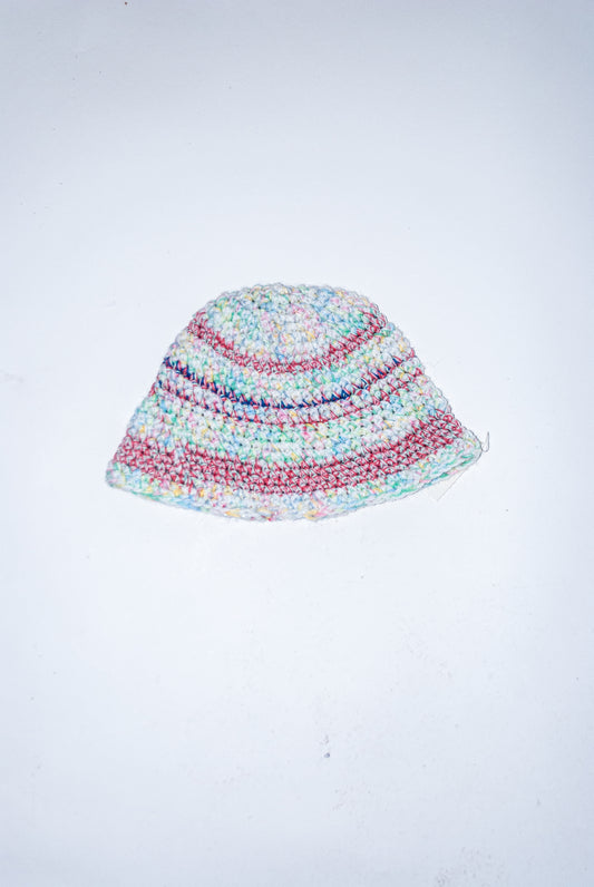 Crochet hat: Leftover-yarn